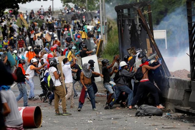 مکزیک خواستار قطعنامه سازمان کشورهای آمریکایی برای پایان درگیری‌های ونزوئلا است