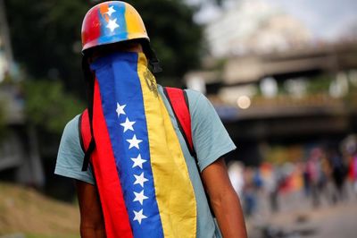تلاش بی‌حاصل ونزئلا برای مقابله با فروپاشی