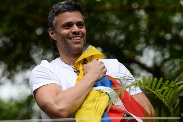 رهبر اپوزیسیون ونزوئلا از زندان به حبس خانگی رفت