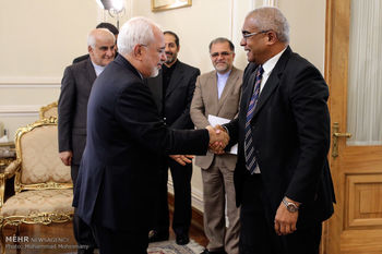 خداحافظی «احساسی» سفیر کوبا از ظریف + عکس