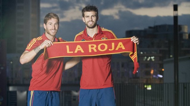 پیکه باز هم در برنابئو هو شد