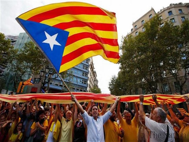 حمله پلیس اسپانیا به دفاتر دولت منطقه‌ای کاتالونیا و بازداشت وزیر اقتصاد این منطقه