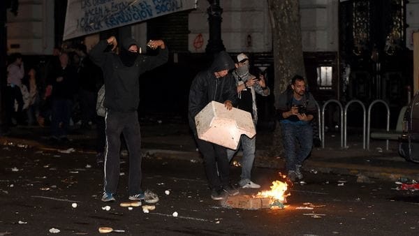 20 زخمی و 23 بازداشتی درتظاهرات بوئنوس آیرس