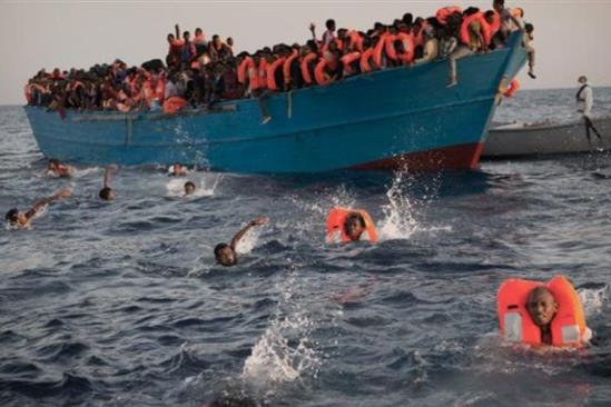 نجات ۶۰۰ مهاجر از آب‌های ساحلیِ اسپانیا