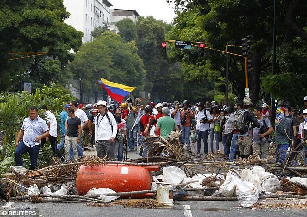 دادگاه عالی ونزوئلا چهره برجسته مخالفان را ممنوع‌الخروج کرد