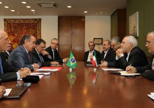 ظریف خواستار ایجاد کانال بانکی برای تسهیل مراودات تجاری بین ایران و برزیل شد