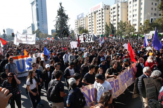 تظاهرات گسترده دانشجویی علیه دولت شیلی