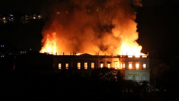 موزه ۲۰۰ ساله برزیل در آتش