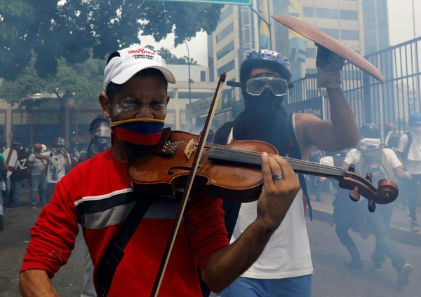 اعتراضات کارگری در ونزوئلا ادامه داد/تورم ۱۰۰ درصدی و افت شدید قدرت خرید