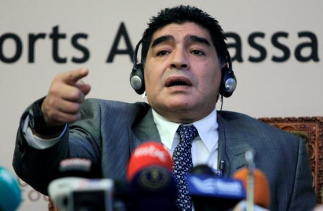 مارادونا: نباید با دزدها مذاکره کرد