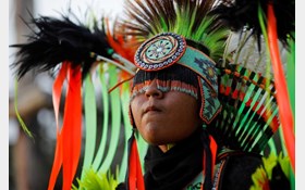 تصاویر دیدنی از اجرای مراسم سنتی در مکزیک