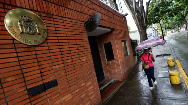 حمله به سفارت اسپانیا در ونزوئلا/اولین جلسه مجلس موسسان ونزوئلا امروز برگزار می‌شود