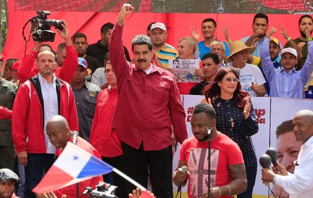 مادورو دستور برگزاری مانور نظامی سراسری در ونزوئلا را داد