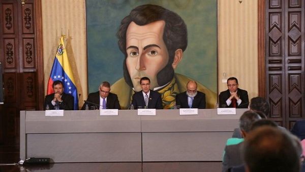 ونزوئلا خواستار برگزاری اجلاس بین المللی حامیان صلح در این کشور شد