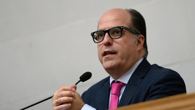 رئیس‌جمهور ونزوئلا رهبر مخالفان را به خیانت متهم کرد