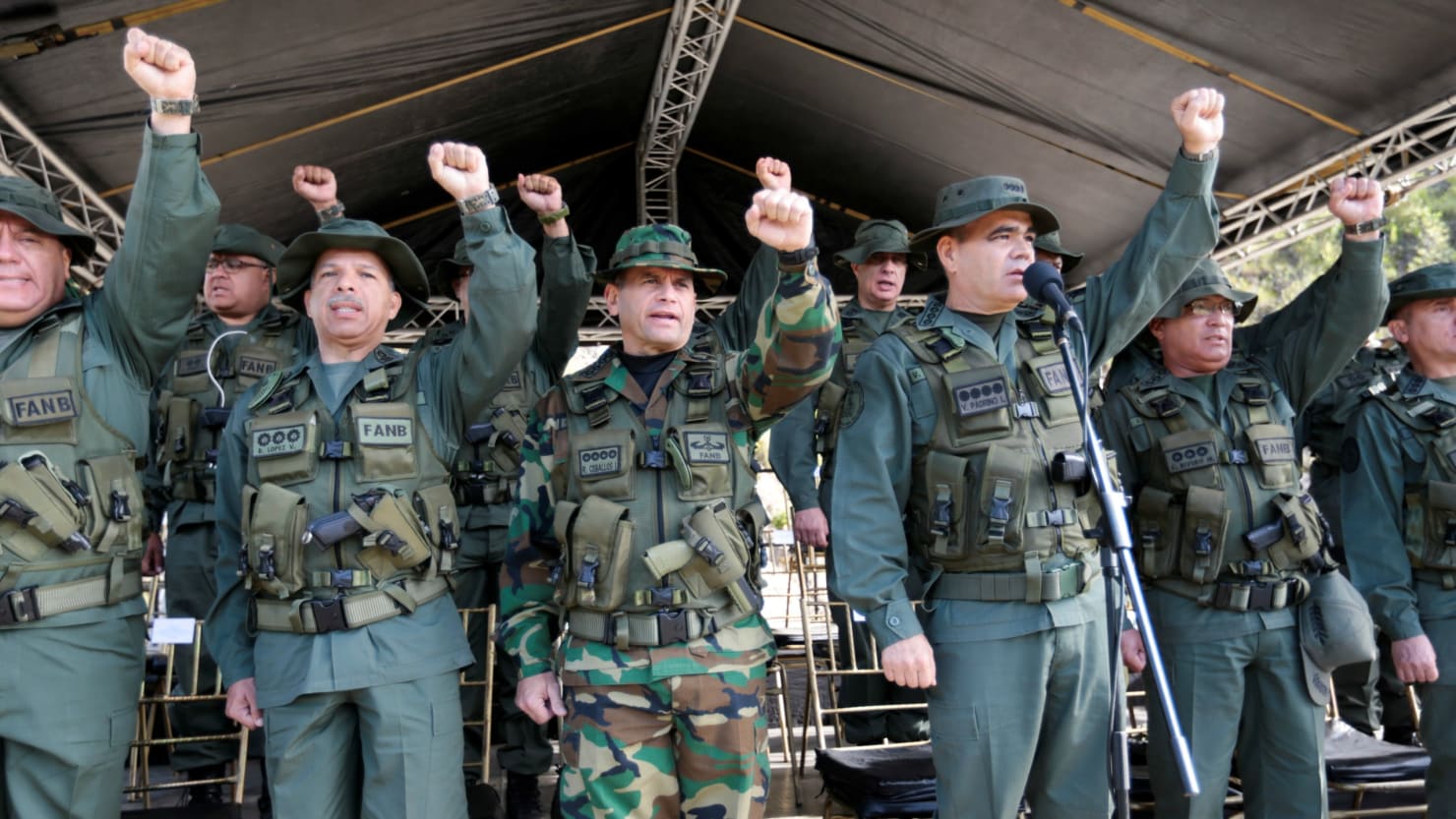 ونزوئلا در پاسخ به تهدیدهای ترامپ رزمایش نظامی برگزار کرد