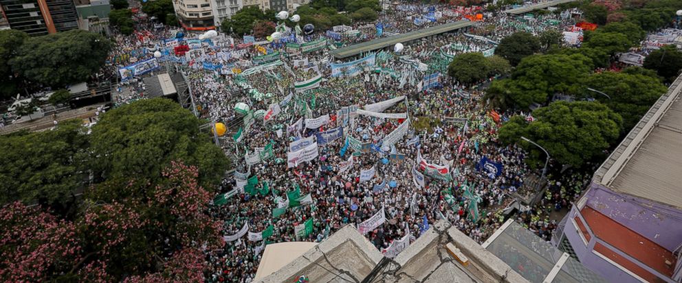 تظاهرات آرژانتینی ها علیه سیاست ریاضت اقتصادی دولت این کشور
