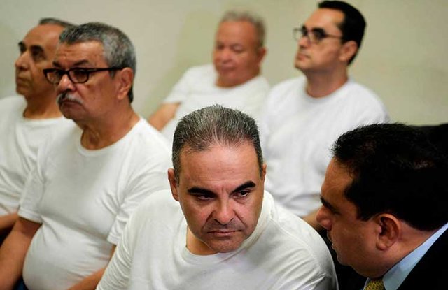 رییس‌جمهوری پیشین ال‌سالوادور به ۱۰ سال زندان محکوم شد