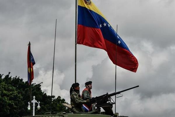 فرار ۱۰۰ سرباز ونزوئلایی به کلمبیا