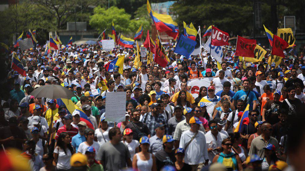 مهلت یک هفته‌ای به مادورو